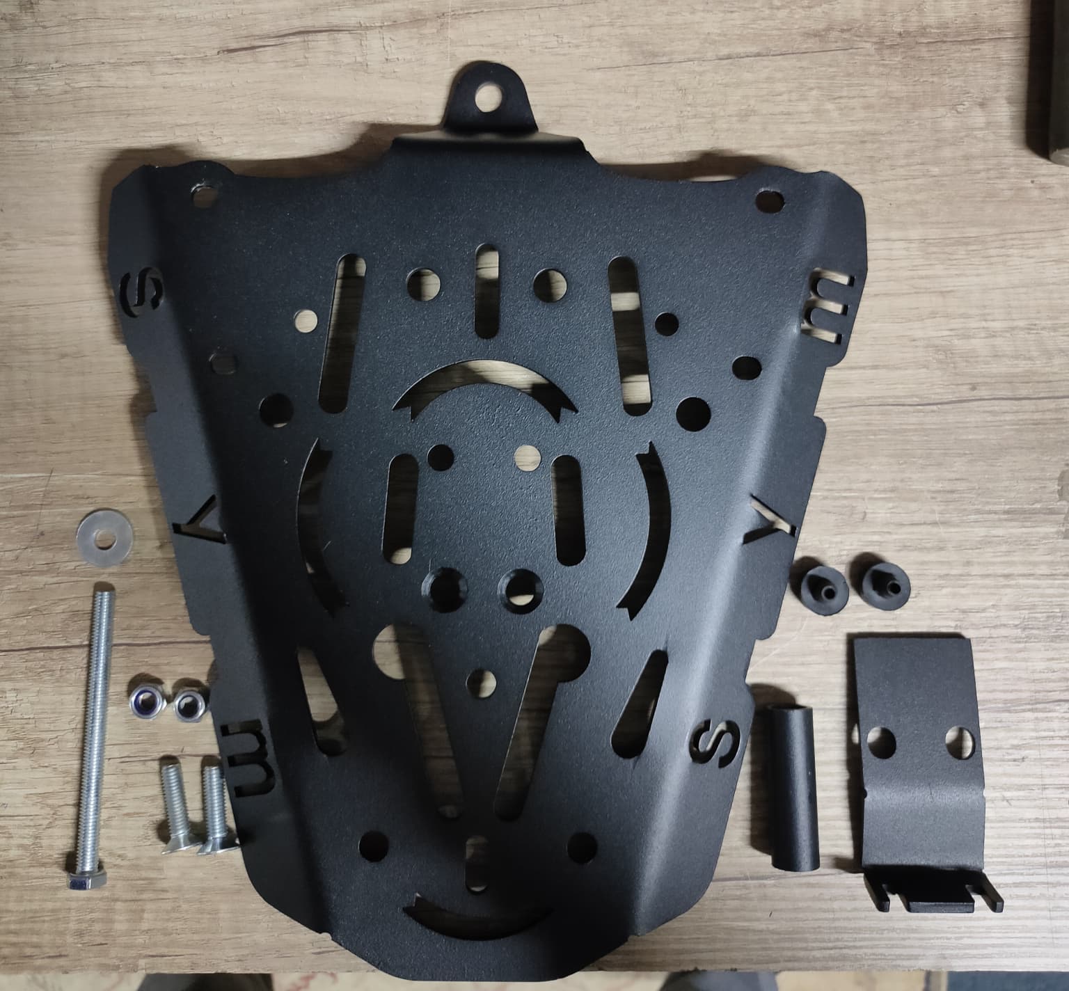 SYM JET X ARKA ÇANTA TAŞIMA DEMİRİ