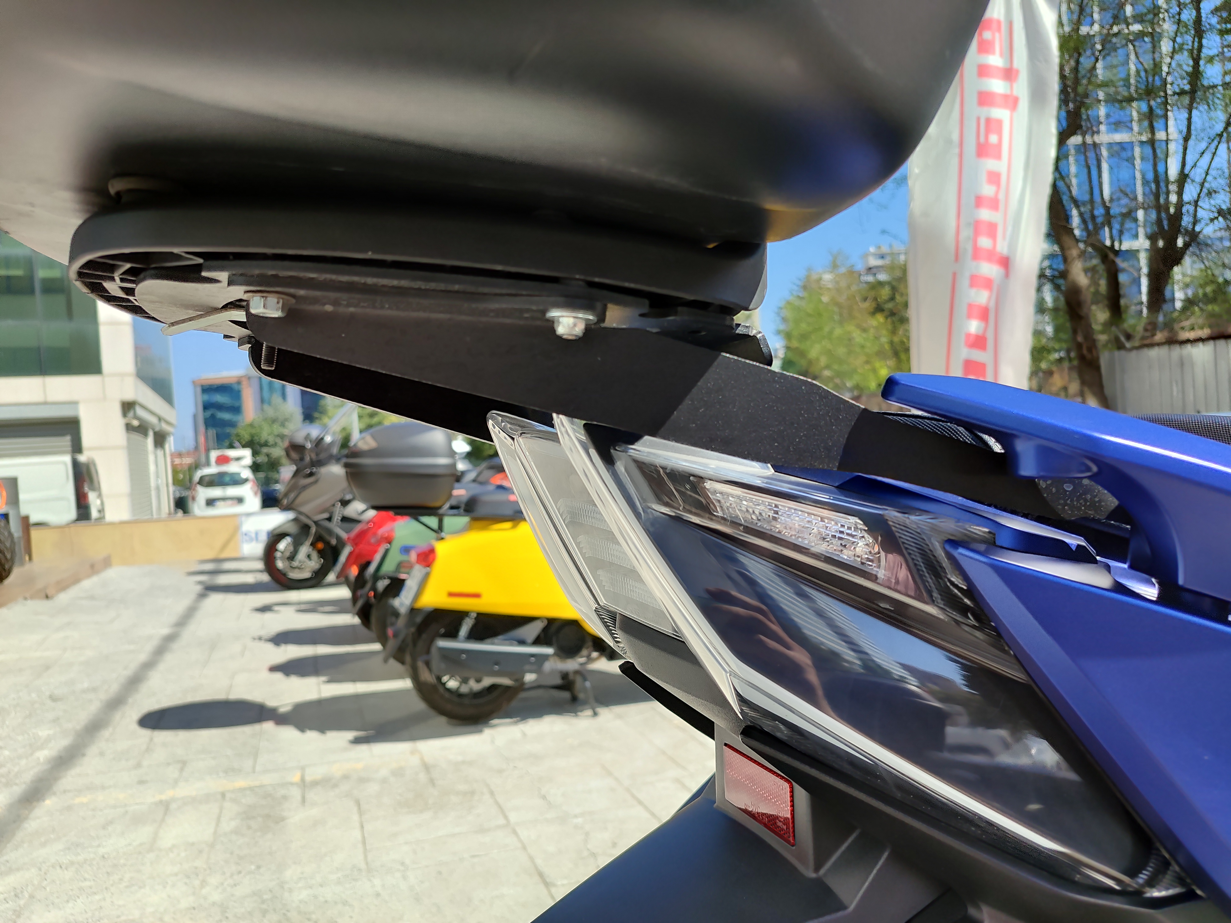 KYMCO XCTİNG VS400 ÇANTA TAŞIMA DEMİRİ