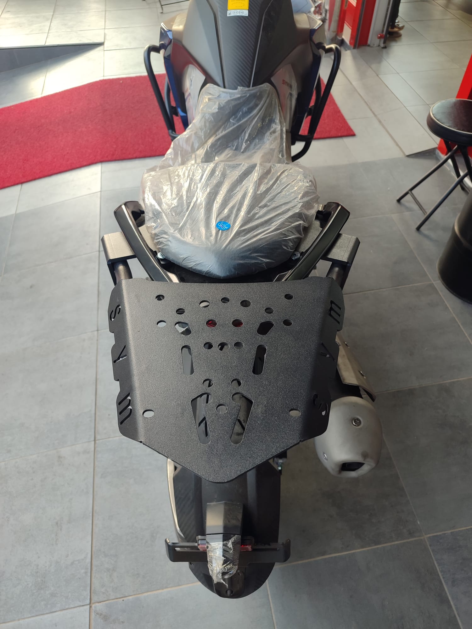 SYM NH X-125 ARKA ÇANTA DEMİRİ