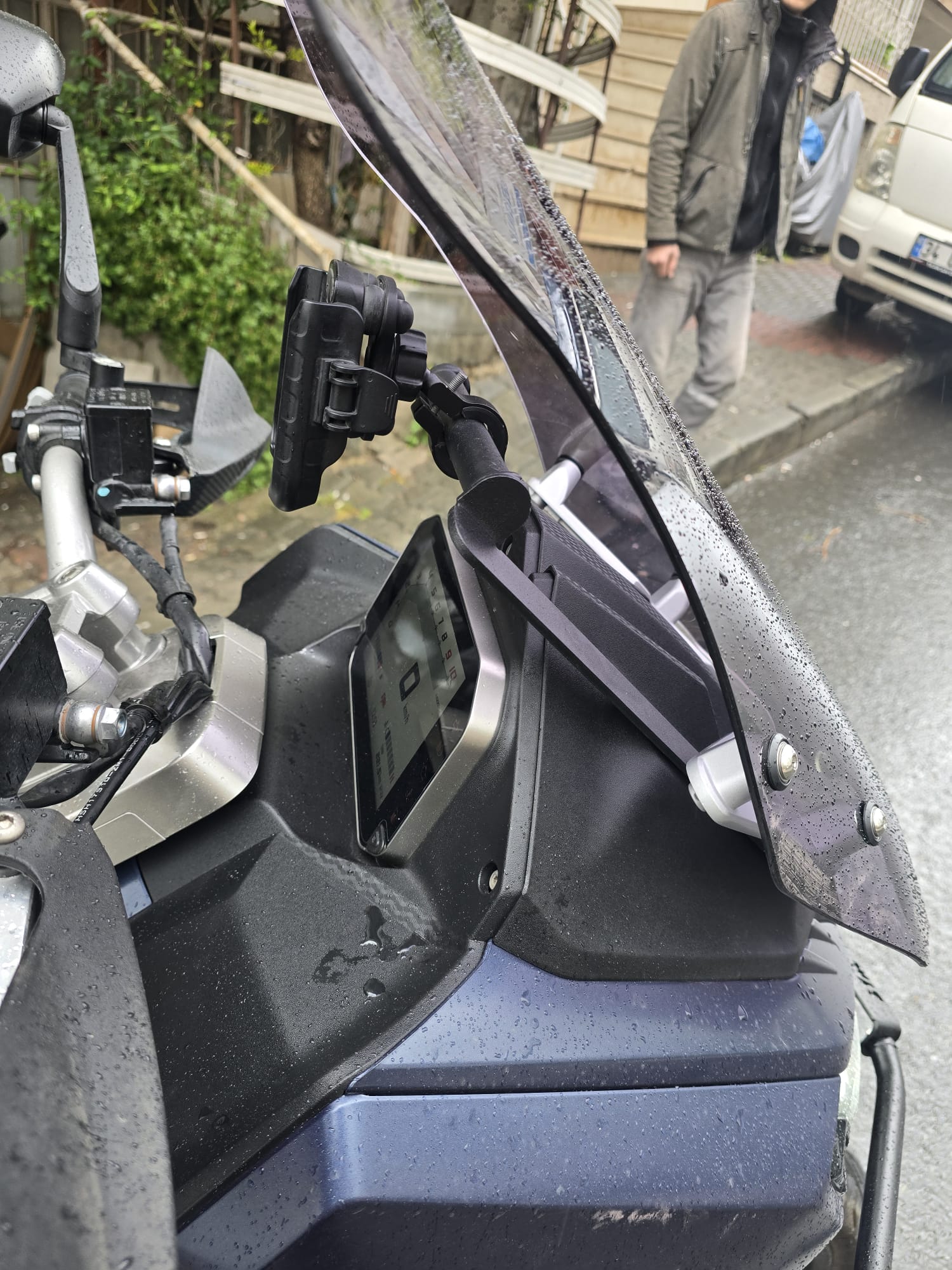 SYM ADX 300 TELEFON TUTUCU BARI