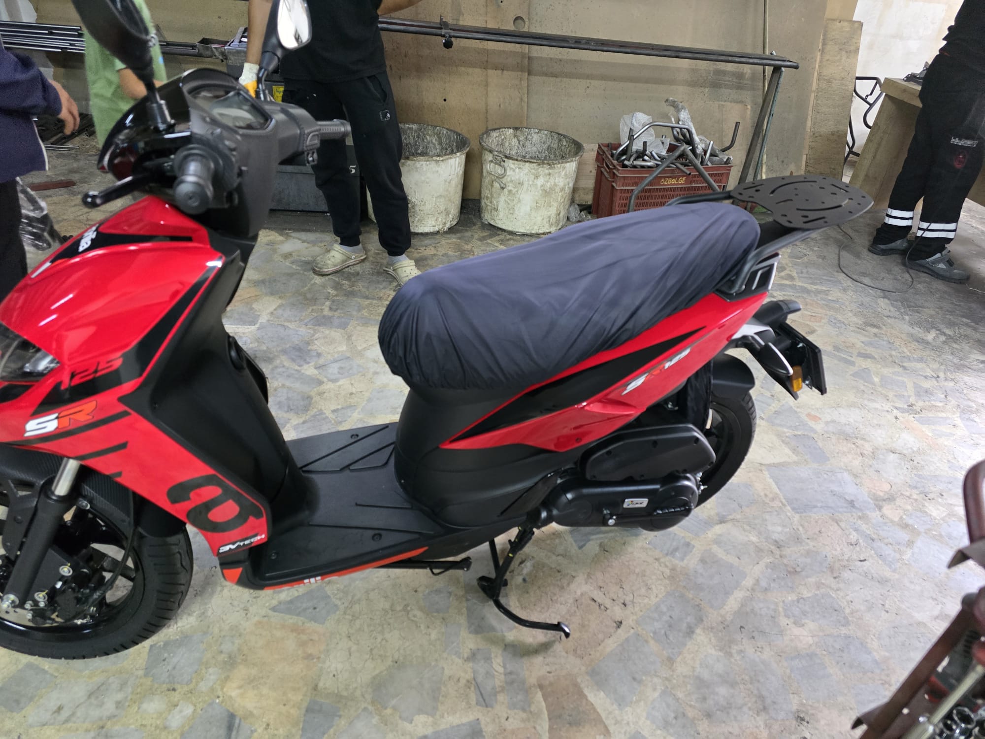 APRİLLA SR 125 ÇANTA TAŞIMA DEMİRİ