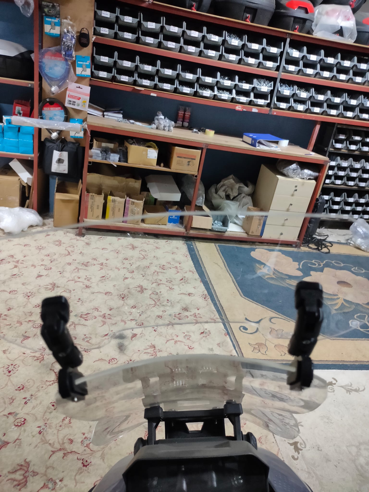  Çift Bağlantılı Asansörlü Deflektör Füme-ŞEFFAF