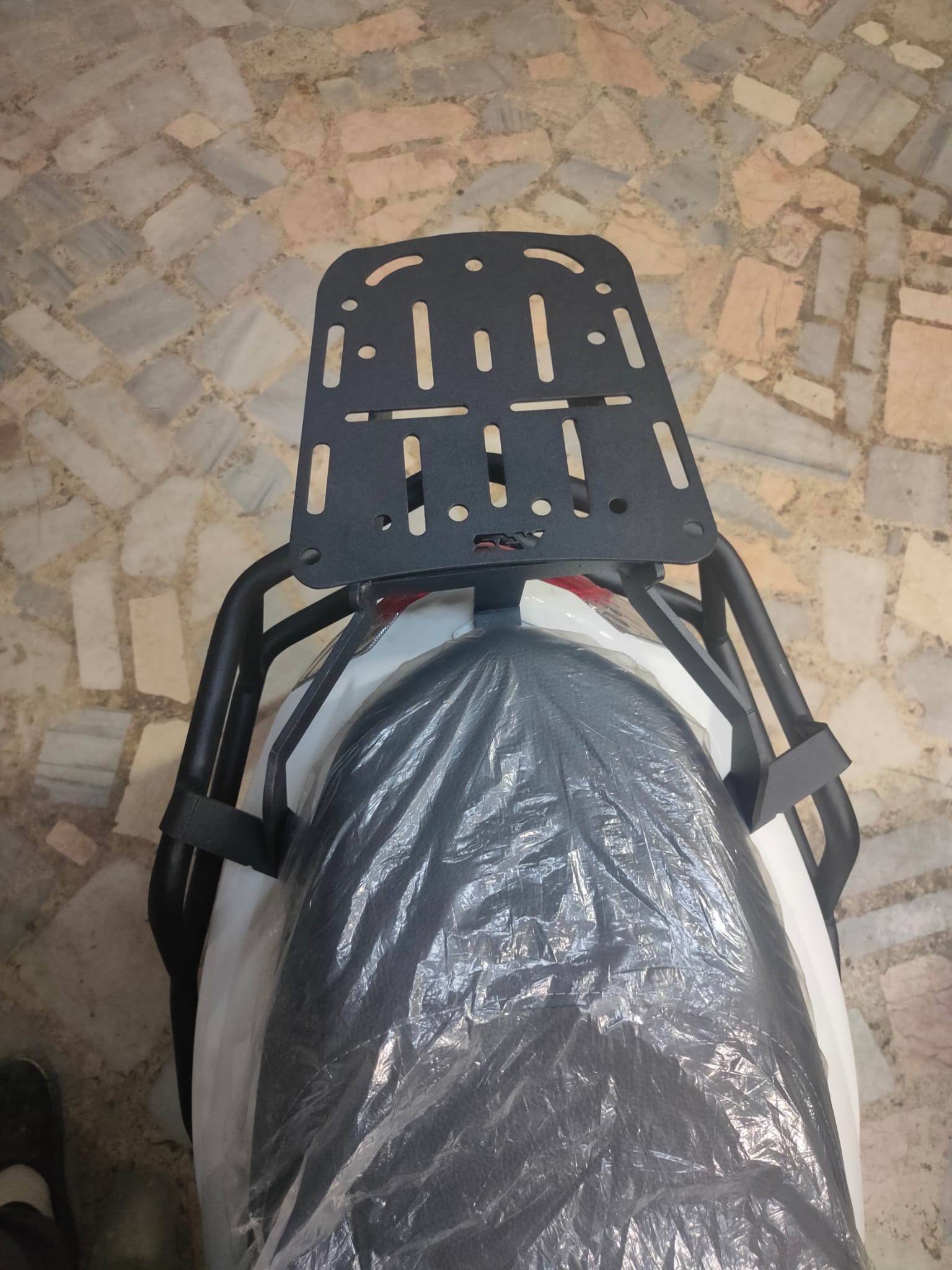 PEUGEOT KISBEE 50 ARKA ÇANTA TAŞIMA DEMİRİ