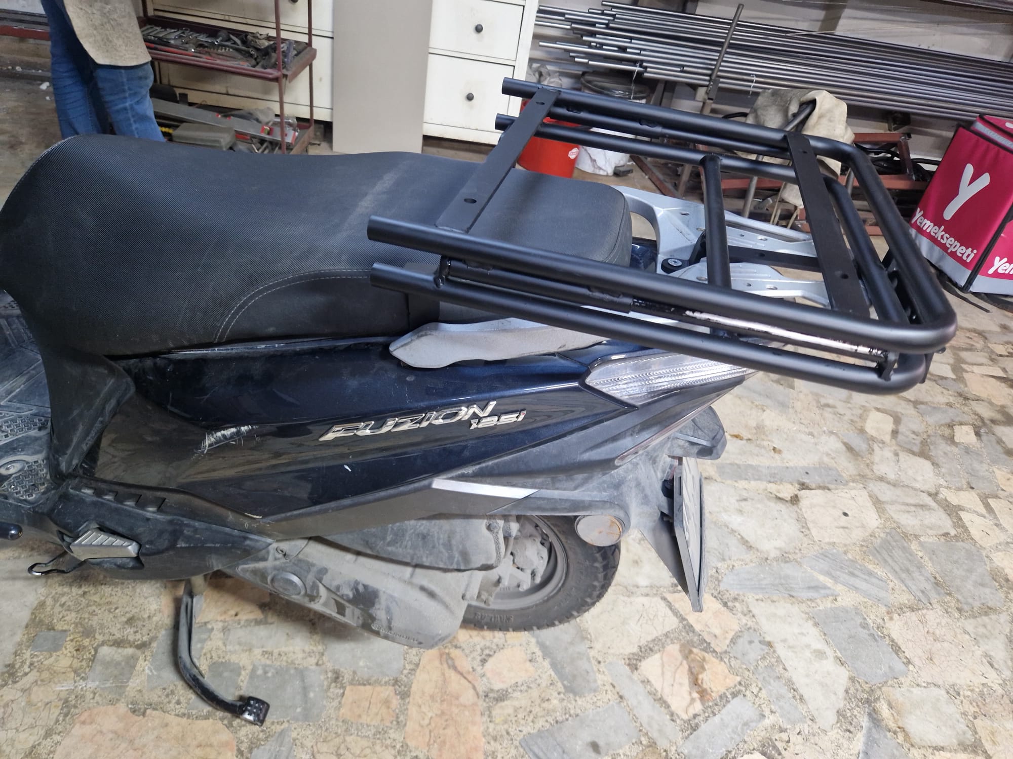 MONDIAL FUZION 125 KIZAKLI ÇANTA DEMİRİ