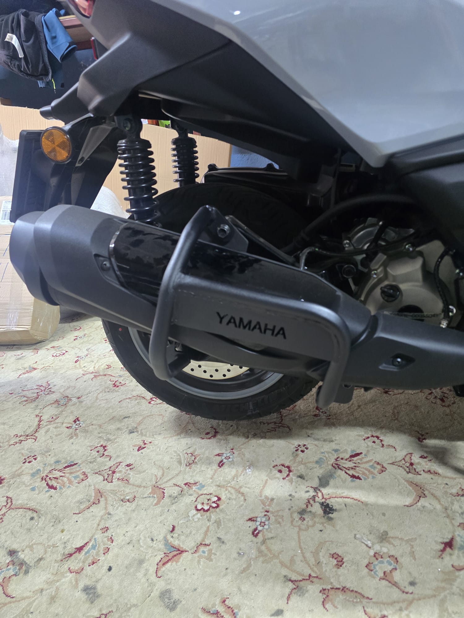 YAMAHA X-MAX 250 EGZOZ KORUMA DEMİRİ