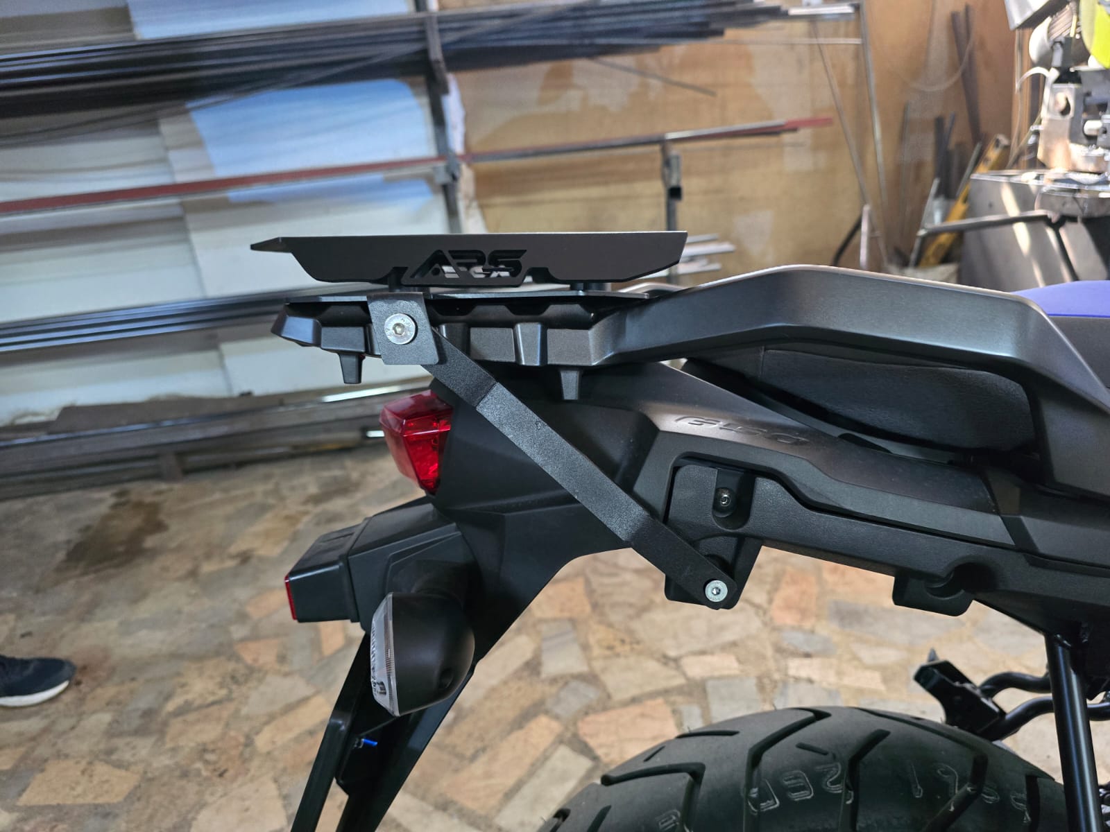 SUZUKİ V-STROM 1050 XT ÇANTA TAŞIMA DEMİRİ