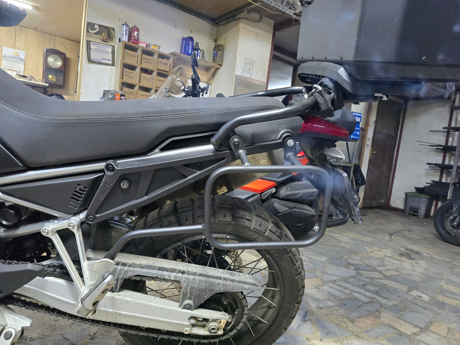 APRİLİA TUAREG 660 YAN ÇANTA TAŞIMA DEMİRİ