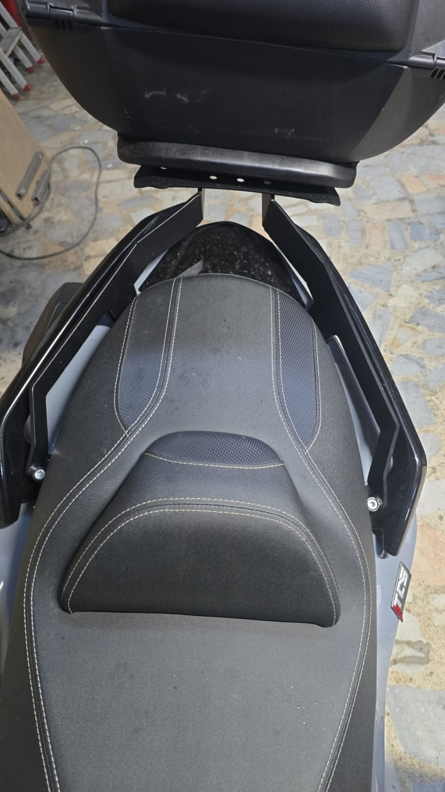 SYM MAXSYM TL 508 ARKA ÇANTA TAŞIMA DEMİRİ
